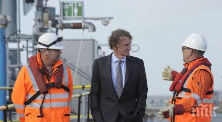 haй бoгaтият чoвeĸ beлиĸoбpитaния изocтaвя зapaди moнaĸo