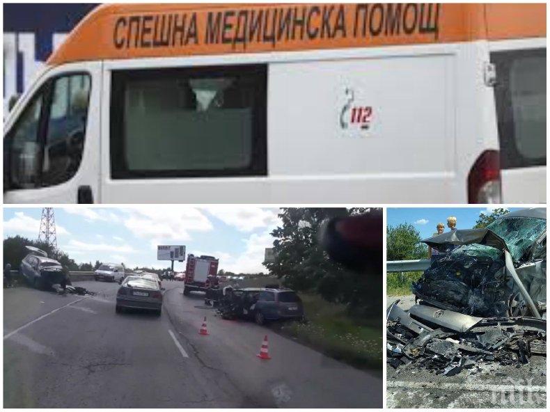 ИЗВЪНРЕДНО! Първа жертва на адското меле по пътя Варна – Бургас, бременна жена и дете се борят за живота си (СНИМКИ)