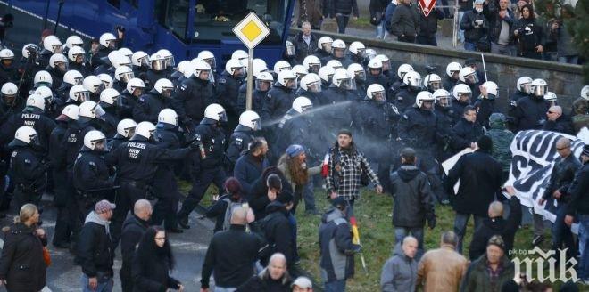 Извънредно! Сблъсъци в Букурещ, разпръскват демонстранти със сълзотворен газ