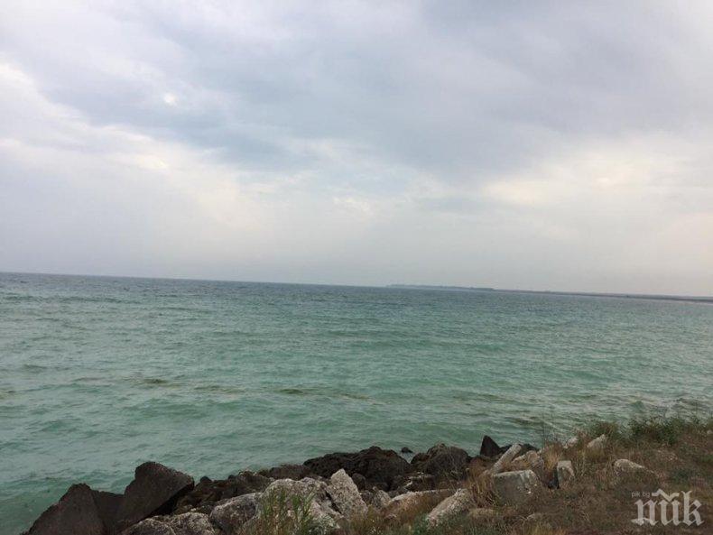 УЖАСЪТ НЯМА КРАЙ! Морето край Дуранкулак изхвърли трупа и на третото дете