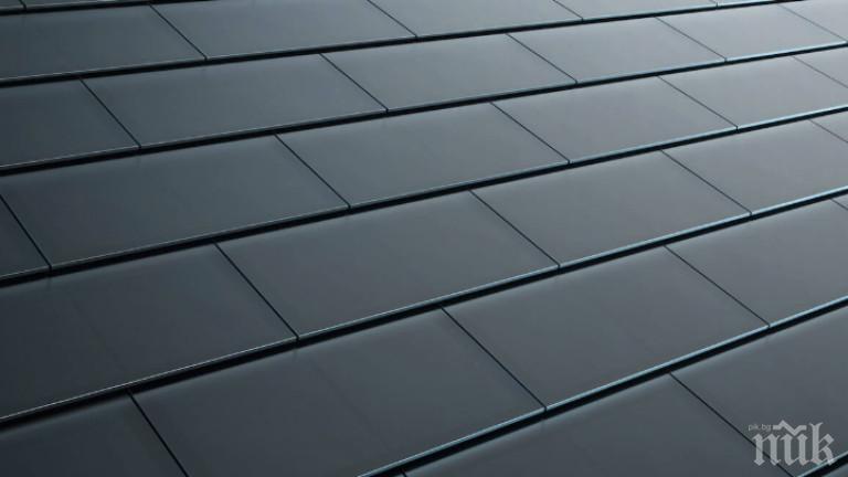 Тесла има проблеми и със соларните си покриви