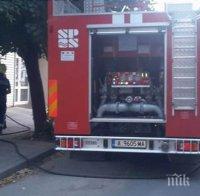 ИЗВЪНРЕДНО! Газова бутилка се взриви в къща в Бургас, дядо е с тежки изгаряния (СНИМКИ)