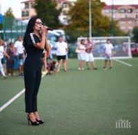 Славка Калчева поведе хорото на кампа на Милан в Несебър (СНИМКИ)