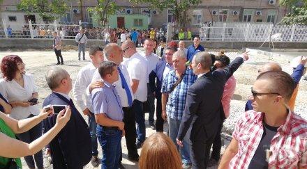 първо пик премиерът борисов послание опозицията имаме глави раменете сме единни