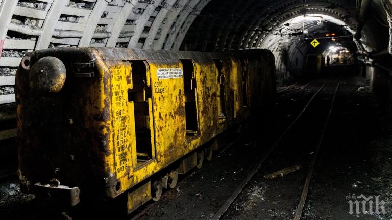 Руски миньорски гиганти експериментират с плащания в рубли