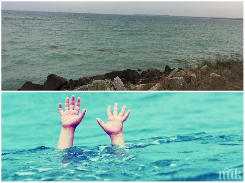 ОТ ПОСЛЕДНИТЕ МИНУТИ! Водолази възобновиха издирването на децата, паднали в морето край Варна