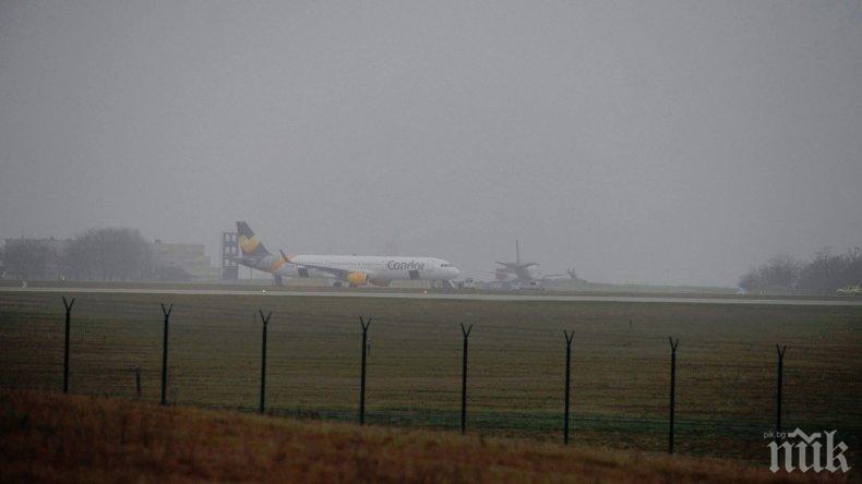 Няколко самолета кацнаха извънредно заради бомбена заплаха
