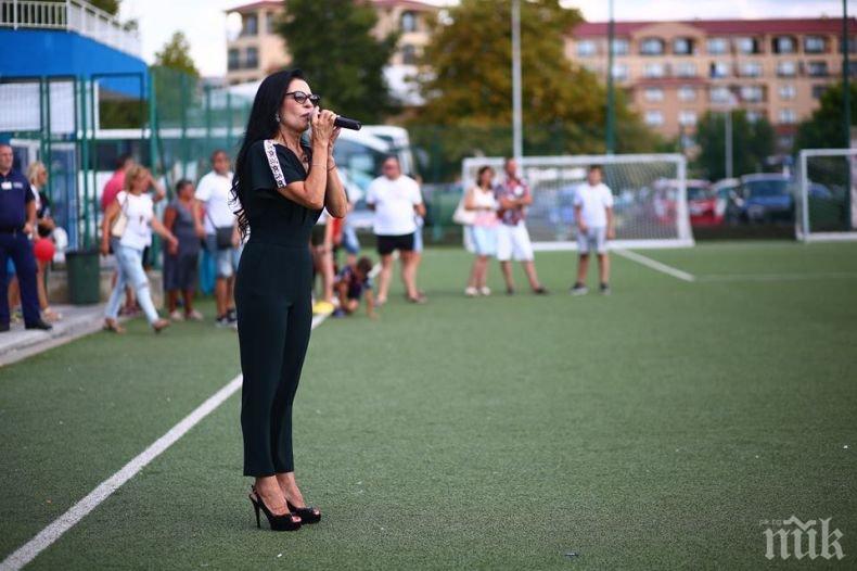 Славка Калчева поведе хорото на кампа на Милан в Несебър (СНИМКИ)