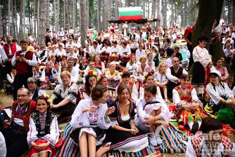 ТРАДИЦИЯ! Започва фестивалът на народната носия в Жеравна