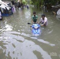 Броят на жертвите на наводненията в Индия продължава да расте. Премина 350 души (ВИДЕО)