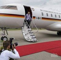 Меркел се качва на самолет втора ръка