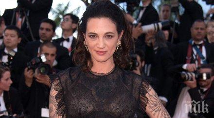 любимата антъни бурдейн отрече правила секс непълнолетен тийнейджър