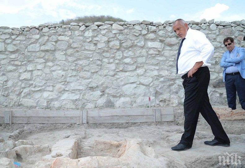 Борисов ще посети могилата „Мал тепе“