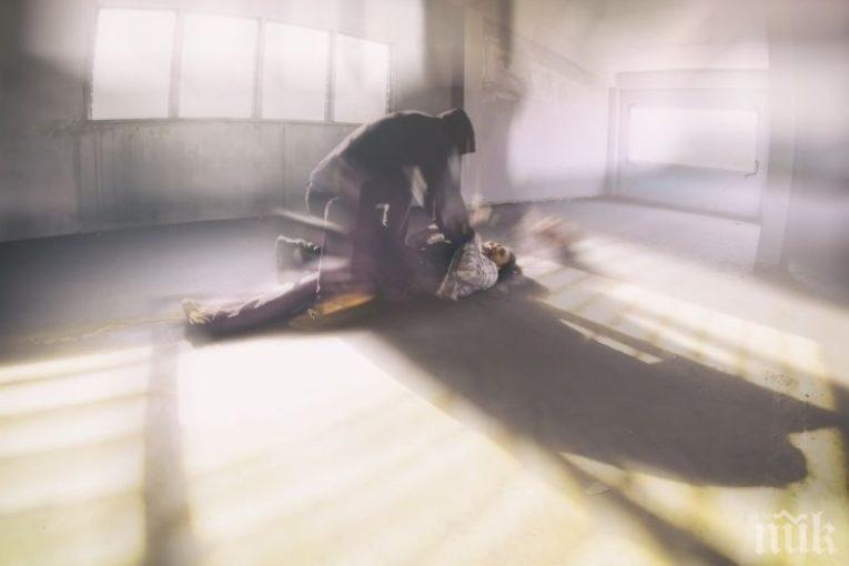 Агресивен десетокласник изби зъбите на съученик