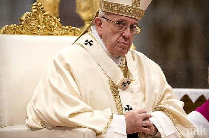 Папата моли за прошка за скандалите със свещеници педофили