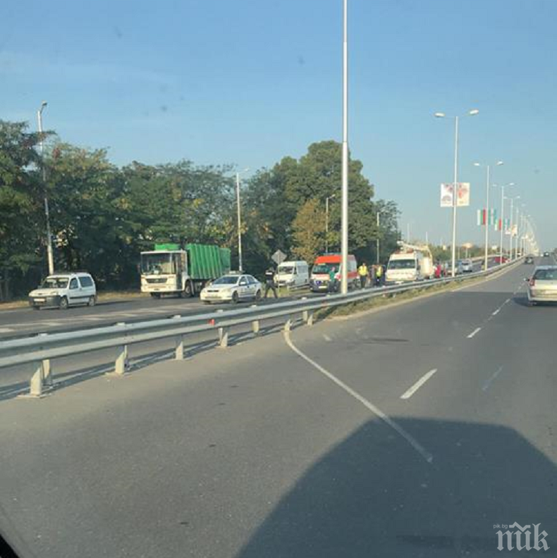 ТРАГЕДИЯ В ПЛОВДИВ! Асен поставял последния български флаг, когато го помел фиатът