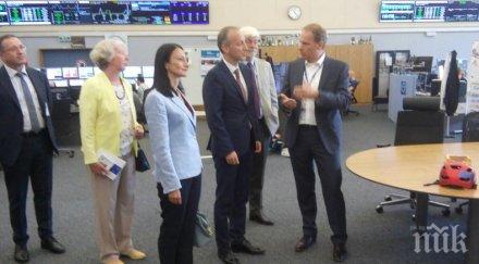 министър вълчев срещна български учени церн