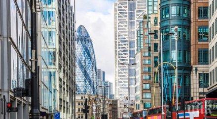 лондонското сити забрани повечето неелектрически автомобили