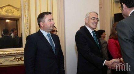 наясно белия дом медиите америка българия пропагандират тръмп мисли посолството