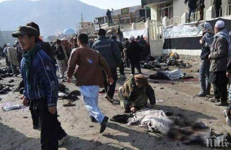 Двама убити и четирима ранени при самоубийствен атентат в Афганистан
