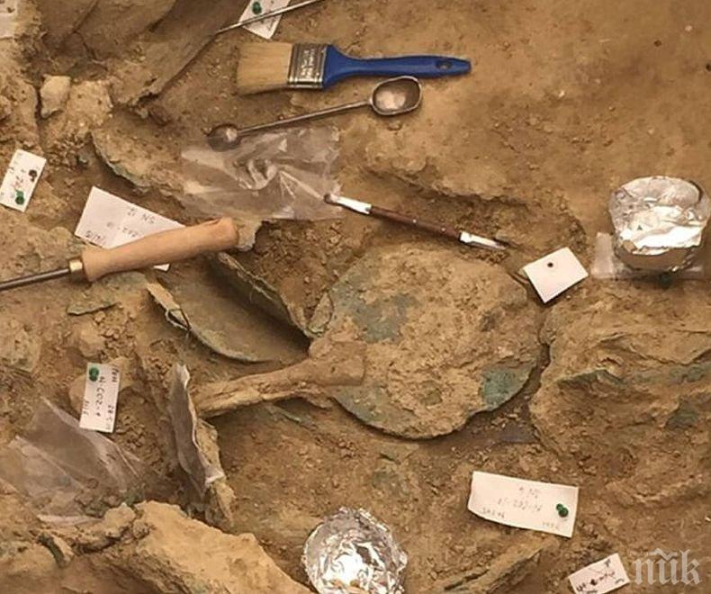 Археолози откриха на остров Крит непокътната гробница от минойската епоха