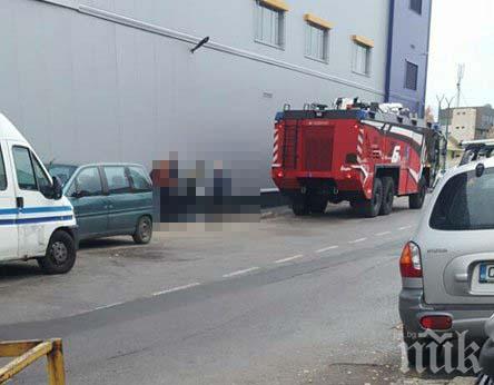 Екшън във Враца! Автомобил пламна на ключово кръстовище в града (СНИМКА)