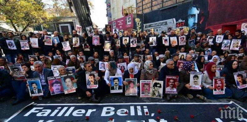 Сълзотворен газ и водно оръдие срещу жени на протест в Истанбул