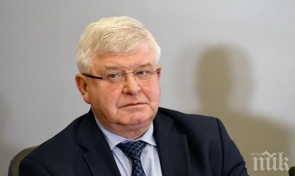 Министър Ананиев изрази съболезнования към близките на 15-те загинали край Своге