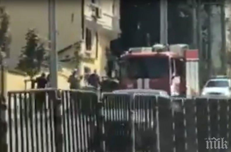 ПЪРВО В ПИК TV! Мощен пожар пред сграда на Алианц в центъра на София (ВИДЕО)