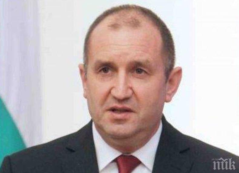 Румен Радев изказа съболезнования към семействата и близките на жертвите край Своге, отмениха тържествената заря в Габрово