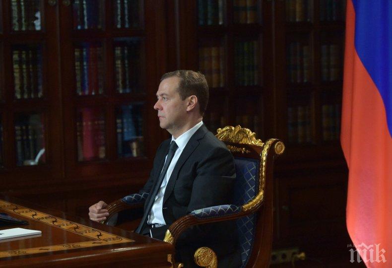 МИСТЕРИЯ! Руският премиер Медведев изчезна след тайнствена спортна травма