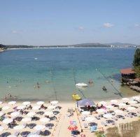 ГОРЕЩО! Холандка остана без 6 бона и златни ланци на плажа в Слънчев бряг