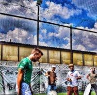 Ваня Джаферович тренира актьори за благотворителен мач! Станимир Гъмов му бяга по тъча