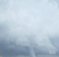 СНЯГ ПРЕЗ АВГУСТ! Бяла пелена покрия части от Австрия, Италия и Германия