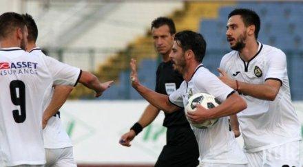 славия подсили полузащитник бранител