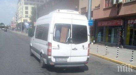 абсурд пловдив микробус счупено стъкло превозва работници снимка