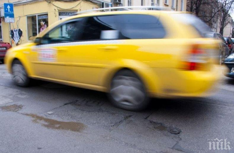 ЕКШЪН! Шофьор на такси изскочи с бухалка да бие жена на пъпа на Пловдив (СНИМКИ)