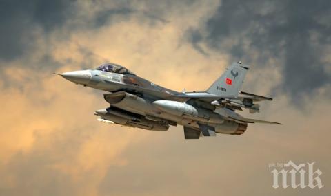 Турски бойни самолети нахлуха в гръцкото въздушно пространство