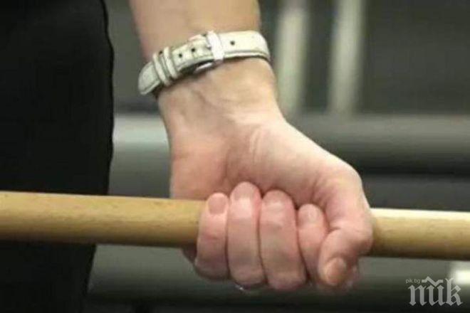 КЪРВАВА РАЗПРАВА! Мъж спука брат си от бой