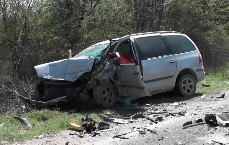 ПОРЕДЕН КОШМАР НА ПЪТЯ! Тежка катастрофа край Самоков, три деца са ранени