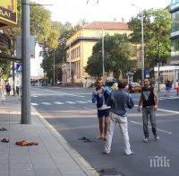 БУРГАСКА БАТКА! Пиян наби уличен музикант, дължал му пари