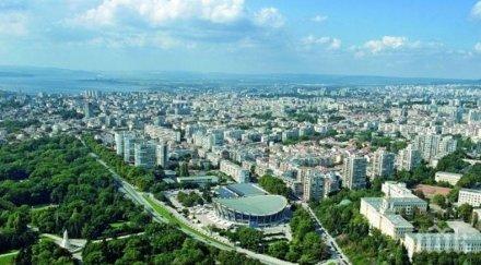 хит осъмна автомобил паркинг варна снимка