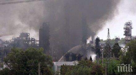 близо 200 пожарникари гасят пламъците рафинерията инголщат