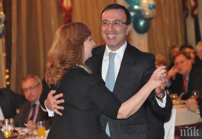 ЕКСКЛУЗИВНО В ПИК! Петър Стоянов купонясва на джаз (СНИМКА)