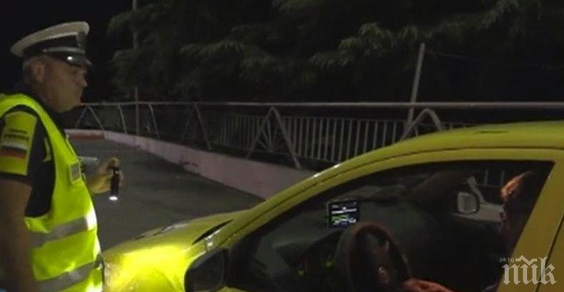 Акция! В Бургас започнаха нощни проверки на такситата