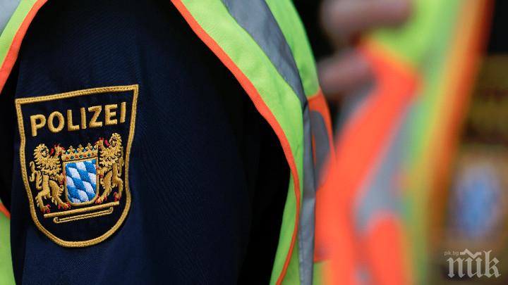 Отстраниха от длъжност баварски полицаи заради нацистки поздрави
