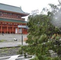 Няколко сгради са частично разрушени след труса в Япония
