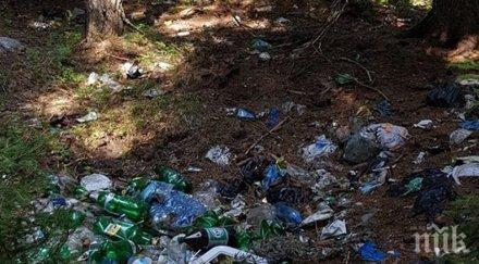 сигнали туристи огромни сметища планините лято снимки