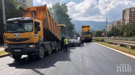 финалната права полагат последния слой асфалт бул българия софия снимки