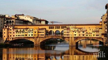 флоренция налагат глоби туристите ядене навън
